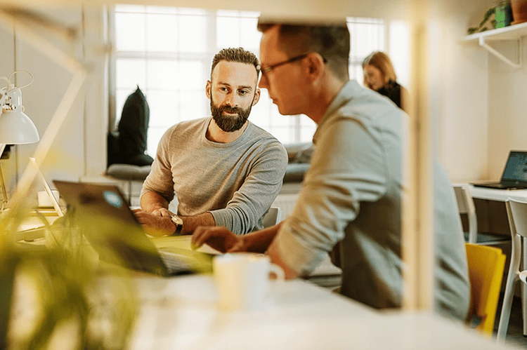 8 tips-årsoppgjør-automatisering-regnskapsprogram-yellow